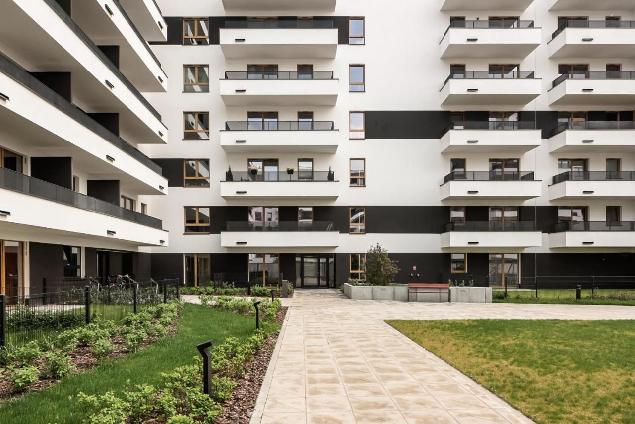 Apartamento M&R Apartament Airport&Business Premium Komputerowa - Underground Garage - Free Wifi - Netflix - Self Check-In - 5 Min From Chopin Airport Varsovia Exterior foto